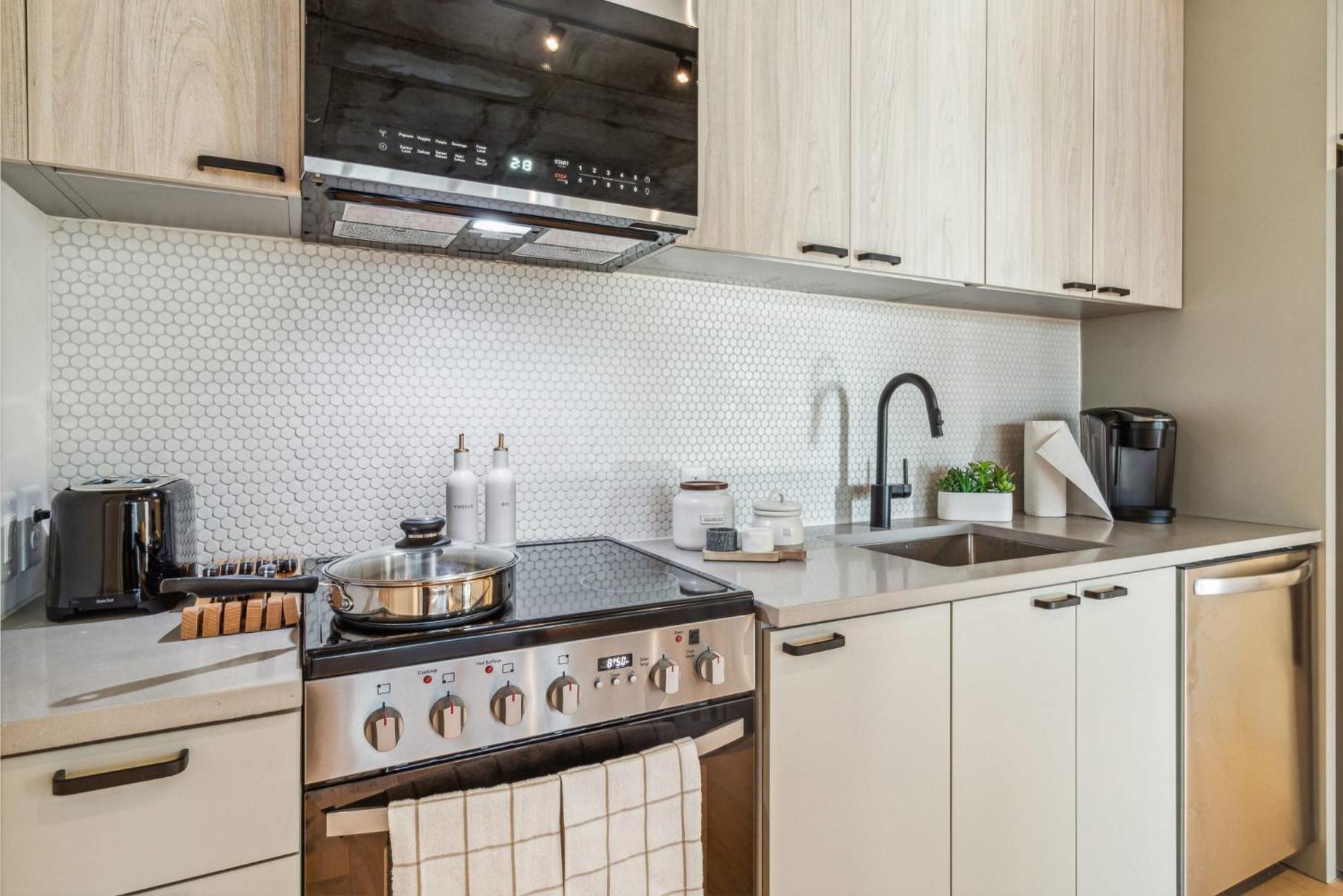Contemporary City Living Apartments In 내슈빌 외부 사진